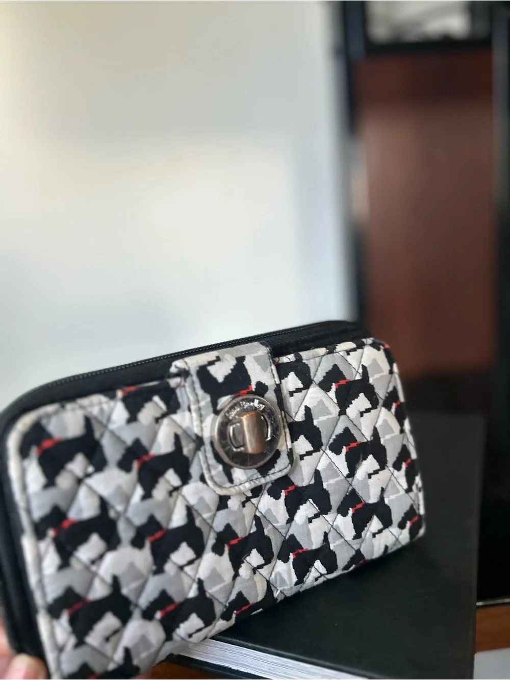vera bradley Quilted Black & White Pattern Phone Wallet Case